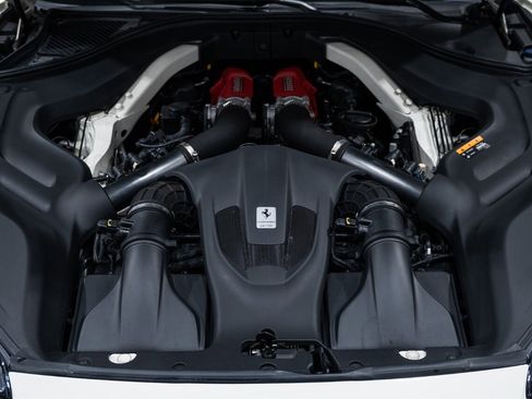 Used 2019 Ferrari Portofino image 42