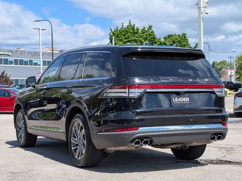 Used 2024 Lincoln Aviator AWD image 5