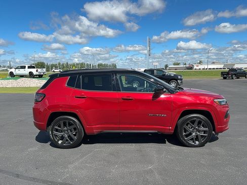 Used 2024 Jeep Compass Limited w/ High Altitude Package AWD/4WD image 4