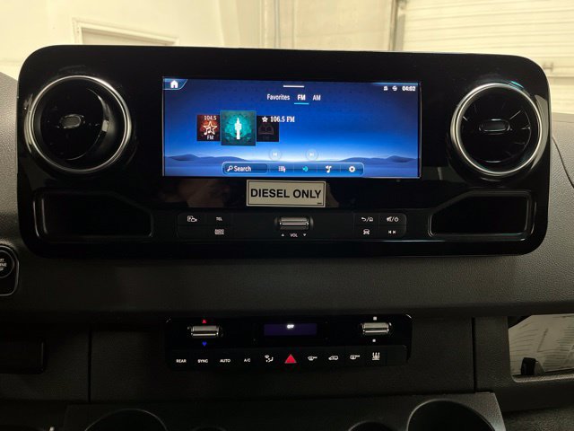 Used 2025 Mercedes-Benz Sprinter 2500 image 9