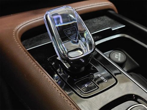 Used 2023 Volvo XC90 B6 Ultimate w/ Protection Package Premier image 35