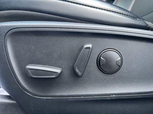 Used 2024 Ford Escape ST-Line image 11