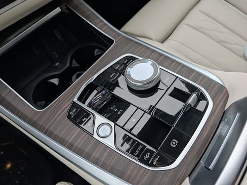 New 2026 BMW X5 xDrive50e w/ Executive Package image 9