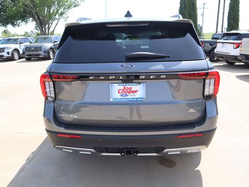 New 2026 Ford Explorer Active w/ Active Comfort Package RWD image 23