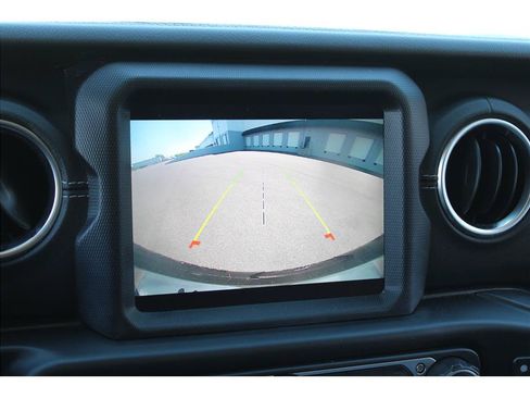 Used 2020 Jeep Wrangler Unlimited Sahara AWD/4WD image 22