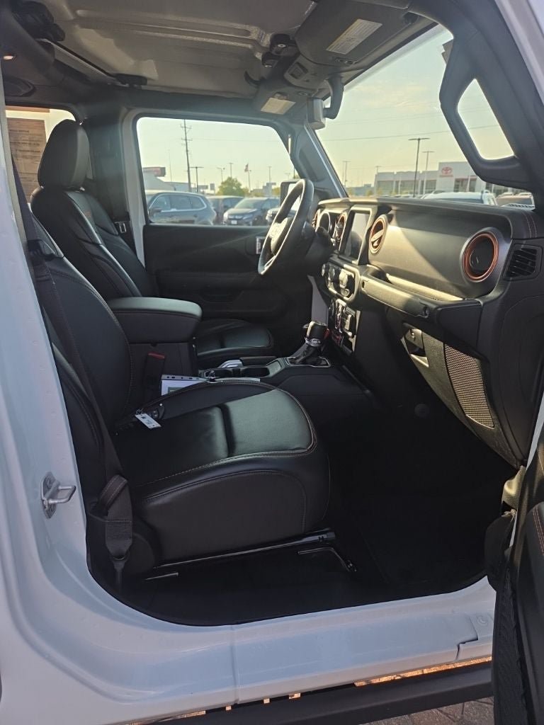 Used 2022 Jeep Gladiator Mojave w/ Cold Weather Group AWD/4WD image 35