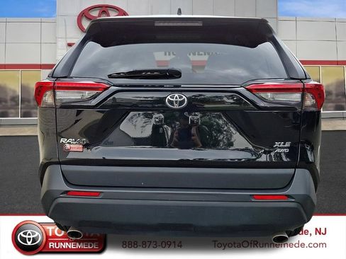 Certified 2025 Toyota RAV4 XLE AWD/4WD image 5