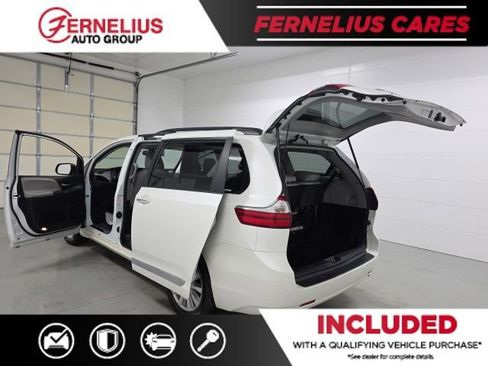 Used 2017 Toyota Sienna Limited Premium image 13