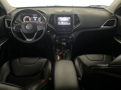 Used 2019 Jeep Cherokee Latitude Plus image 32