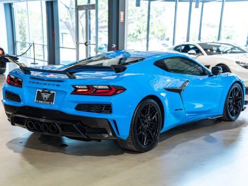 Used 2024 Chevrolet Corvette Z06 w/ Z07 Performance Package RWD image 6