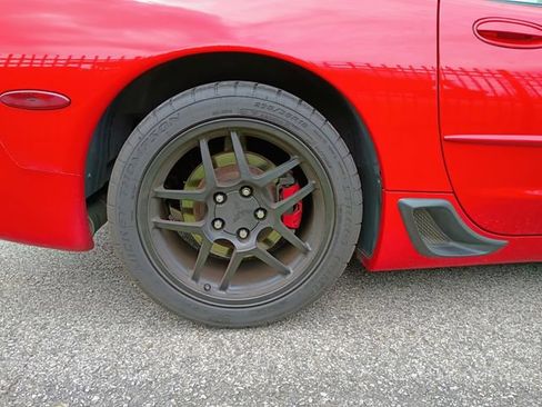 Used 2001 Chevrolet Corvette Z06 w/ Memory Pkg RWD image 22
