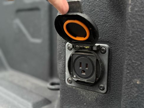 Used 2024 GMC Sierra 2500 SLE w/ SLE Value Package; image 13