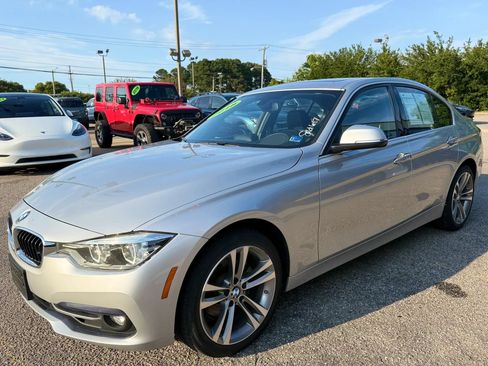Used 2018 BMW 330i xDrive Sedan AWD/4WD image 22