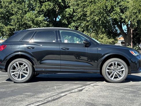 New 2025 Audi Q3 2.0T Premium image 3