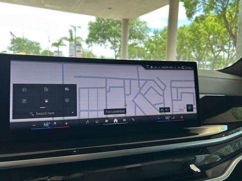 Used 2024 BMW X7 xDrive40i w/ M Sport Package image 9