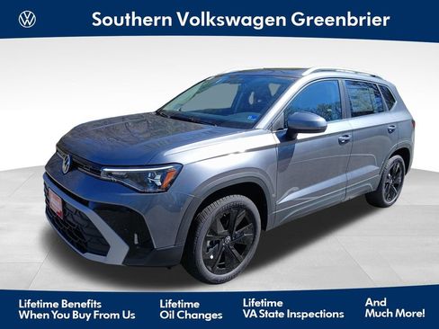 New 2026 Volkswagen Taos SE FWD image 1