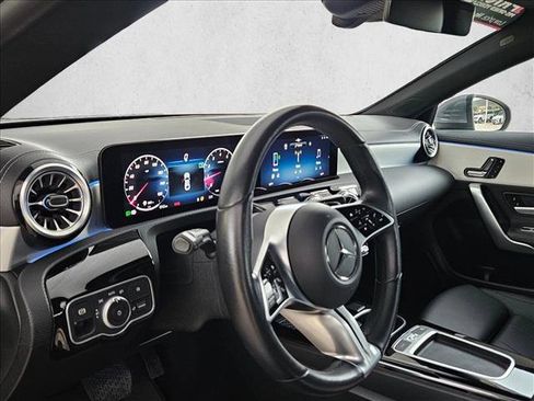 Used 2025 Mercedes-Benz CLA 250 4MATIC image 9