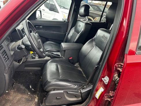 Used 2012 Jeep Liberty Sport image 6