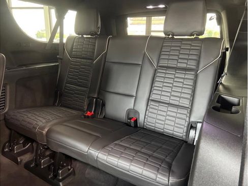 Used 2023 Cadillac Escalade ESV Sport Platinum w/ LPO, ONYX Package AWD/4WD image 13