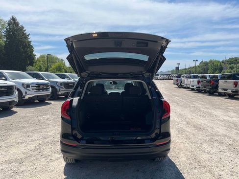 Used 2024 GMC Terrain SLE w/ Driver Convenience Package AWD/4WD image 11