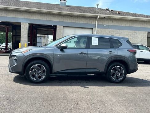 Used 2025 Nissan Rogue SV FWD image 24