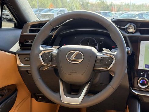 Used 2025 Lexus RZ 450e image 9