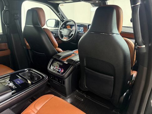 Used 2018 Lincoln Navigator Reserve w/ Technology Package image 33