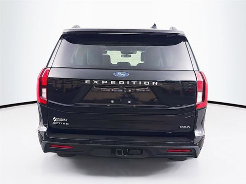 Used 2025 Ford Expedition Max Active AWD/4WD image 6