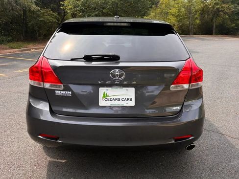 Used 2011 Toyota Venza AWD image 6