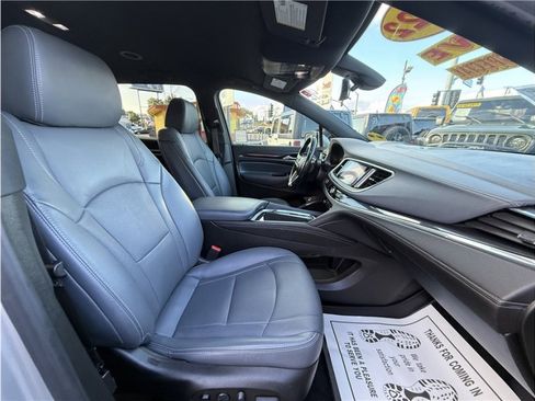 Used 2022 Buick Enclave Premium image 36