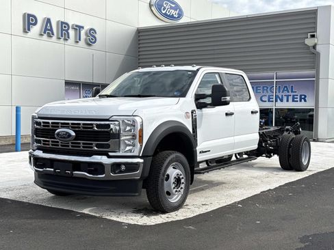 New 2026 Ford F550 4x4 Crew Cab image 7