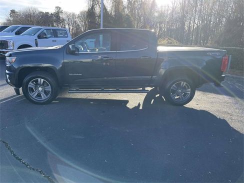 Used 2017 Chevrolet Colorado LT w/ LT Convenience Package image 28