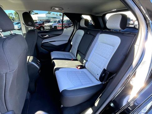 Used 2022 Chevrolet Equinox LS w/ LS Convenience Package image 9
