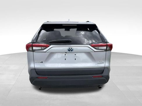 Used 2022 Toyota RAV4 LE AWD/4WD image 7