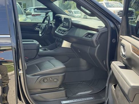 Used 2024 Chevrolet Tahoe Premier AWD/4WD image 16
