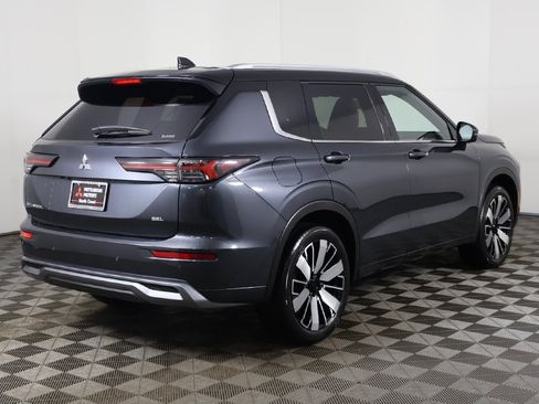 New 2025 Mitsubishi Outlander SEL image 15