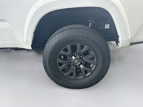 Used 2022 Toyota Tacoma SR5 image 11