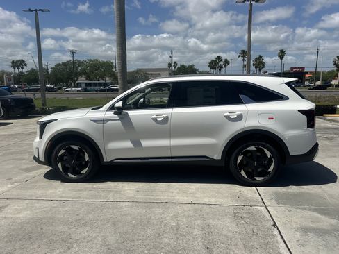 New 2026 Kia Sorento EX FWD image 9