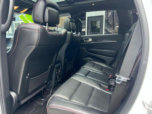 Used 2018 Jeep Grand Cherokee Trailhawk w/ Trailhawk Luxury Group AWD/4WD image 18