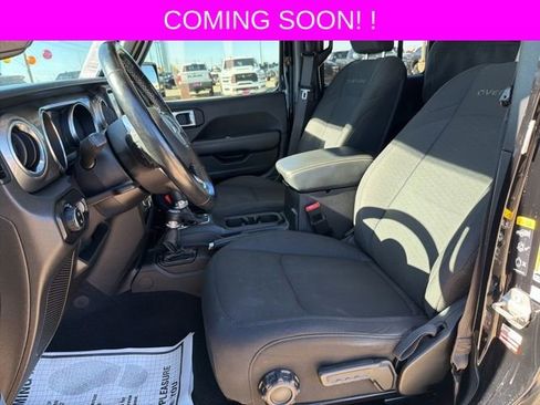 Used 2020 Jeep Gladiator Overland image 10