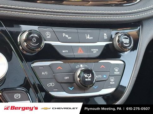 Used 2026 Chrysler Pacifica Limited w/ S Appearance Package FWD image 20