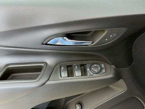 Used 2020 Chevrolet Equinox LT FWD image 28