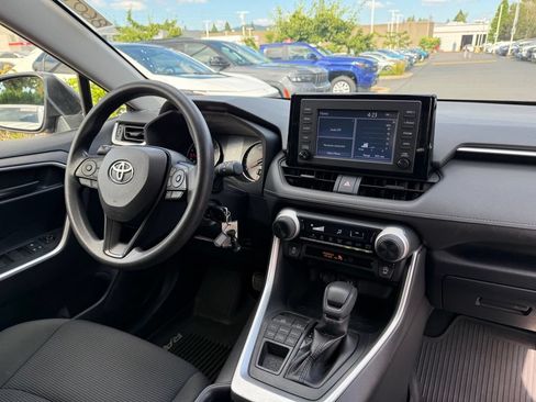 Used 2019 Toyota RAV4 LE w/ All Weather Liner Package AWD/4WD image 21