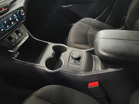 Used 2020 GMC Terrain SLE image 26