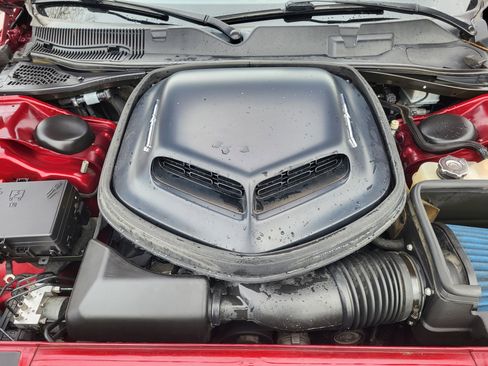 Used 2017 Dodge Challenger R/T image 32