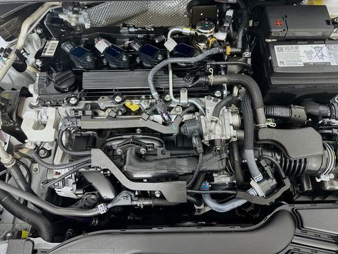 Used 2025 Toyota Corolla LE image 31