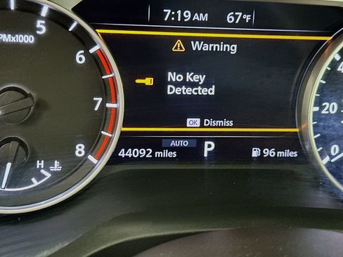 Used 2023 Nissan Rogue SV w/ SV Premium Package AWD/4WD image 12
