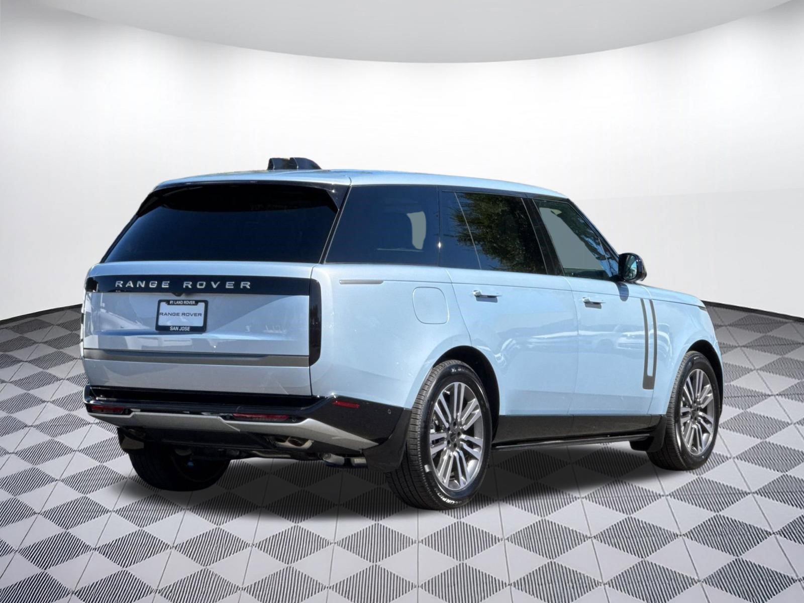 New 2026 Land Rover Range Rover Long Wheelbase SE AWD/4WD image 9