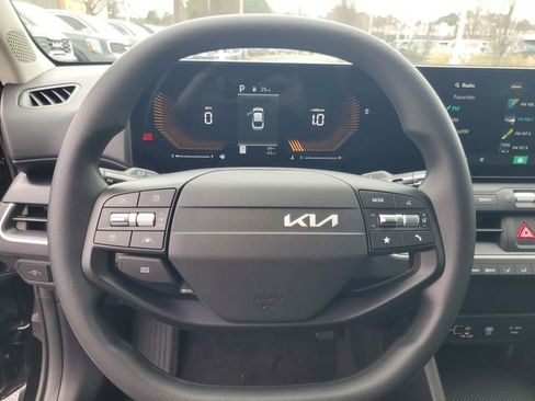 New 2025 Kia K4 LXS image 14