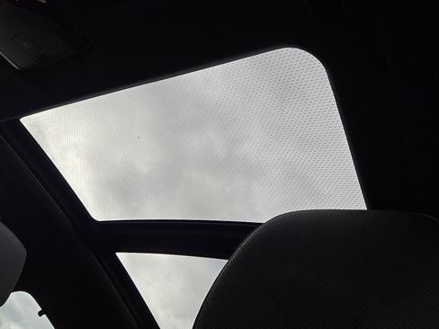 Used 2023 BMW X6 M50i w/ Executive Package image 15